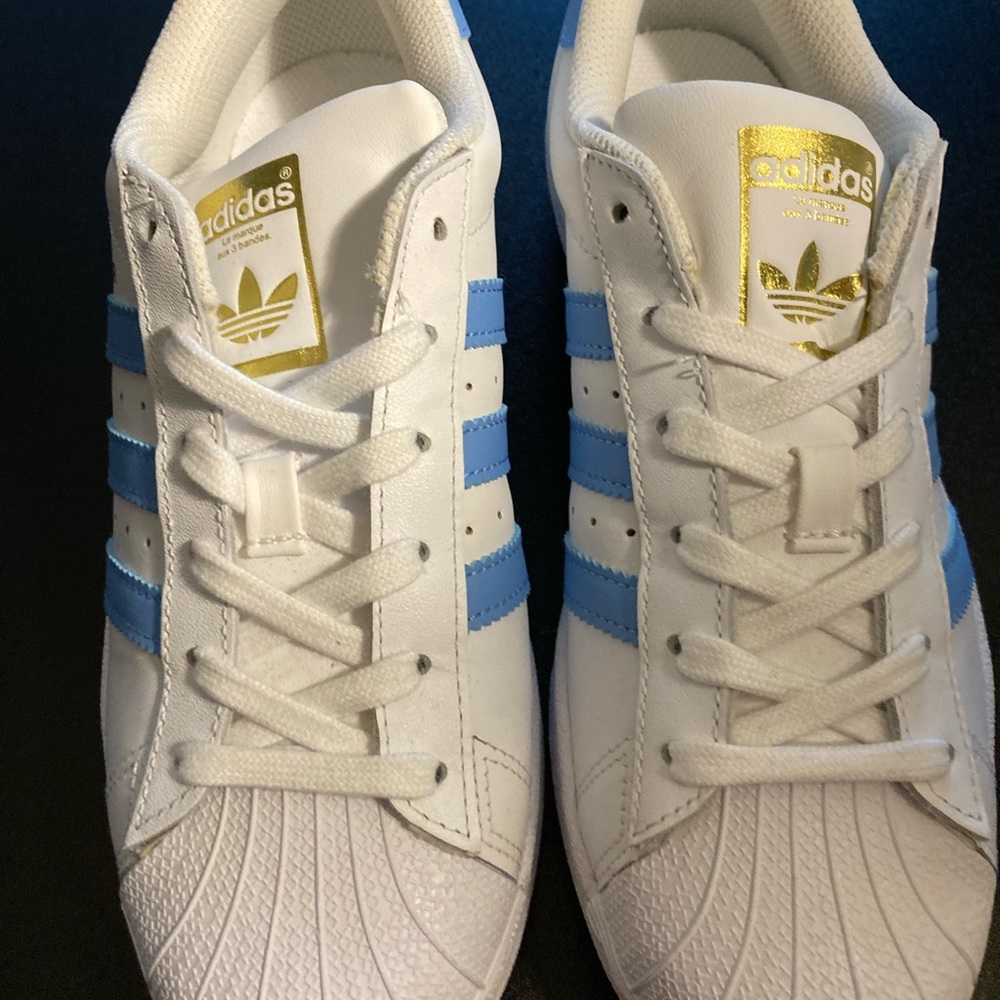 Women Adidas sneaker